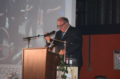 Aweiung Goebel 29 Aweiung Goebel 29