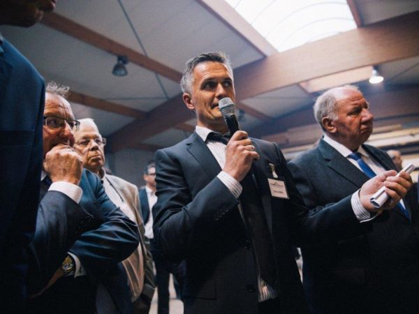 Aweiung Goebel 83 Aweiung Goebel 83